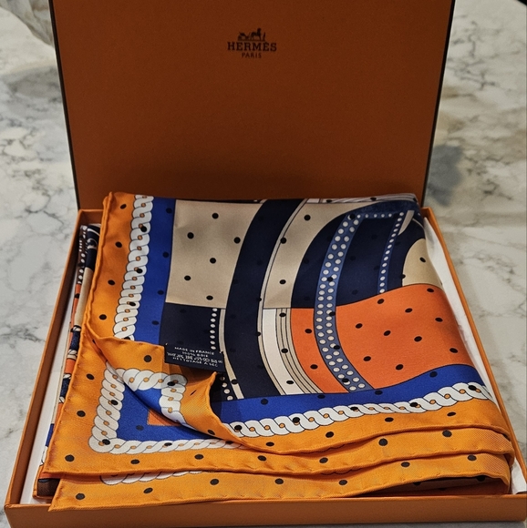 Hermès Silk La Berline Bayadere 90 Scarf - Picture 10 of 14